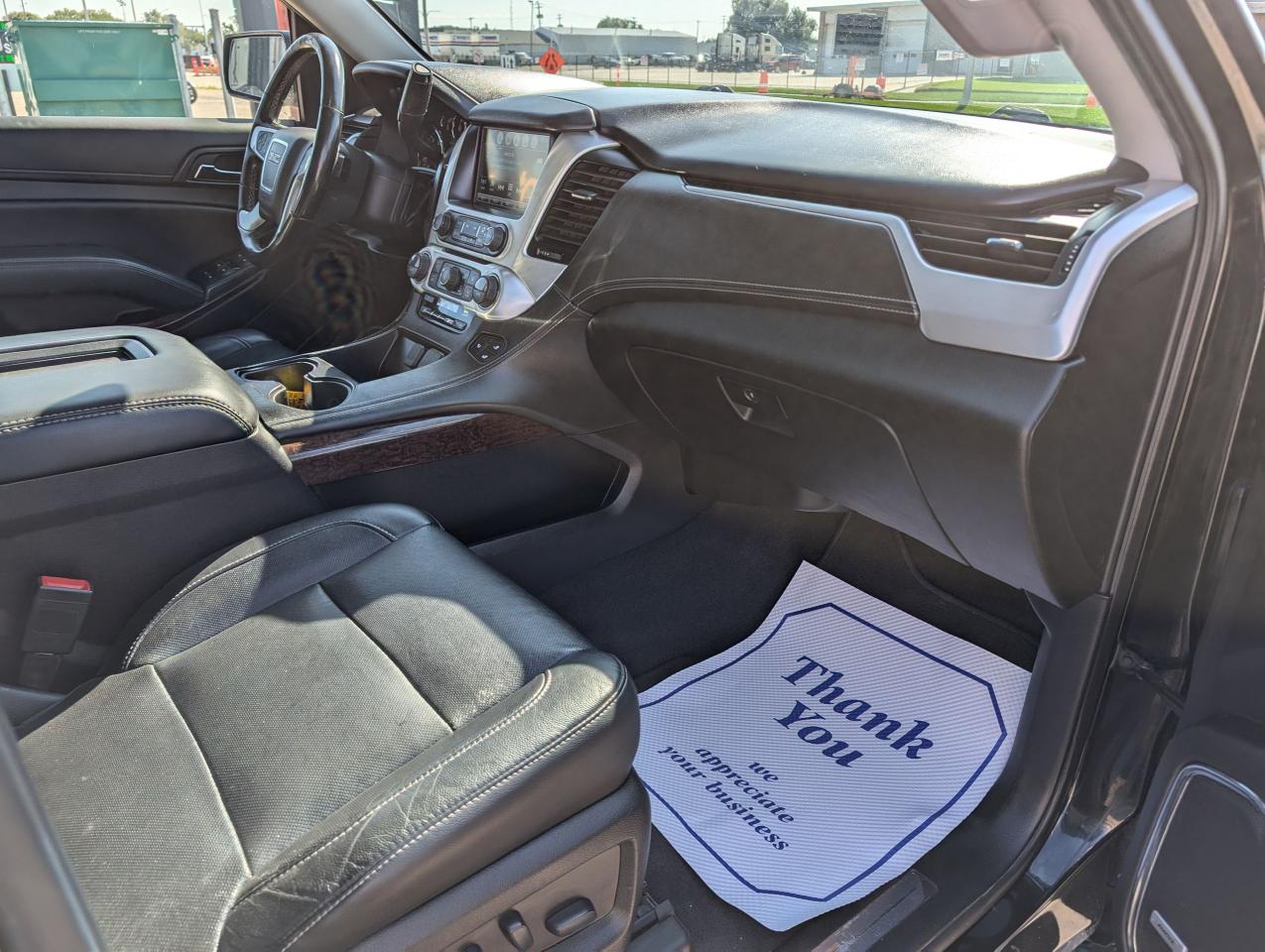 2020 GMC Yukon XL SLT | NO ACCIDENTS | COOLED SEATS | REAR DVD - Photo #4