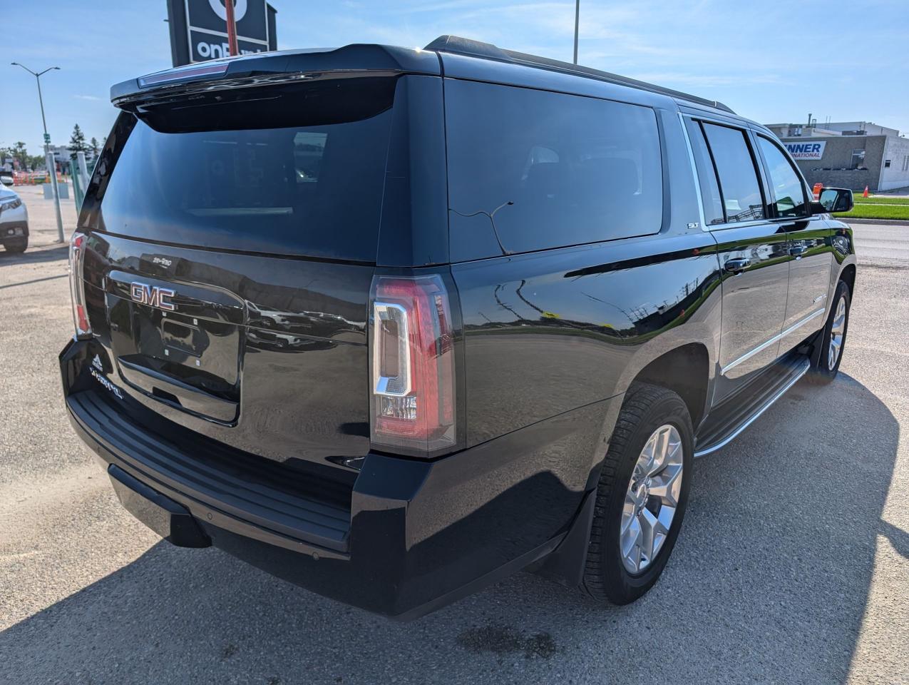 2020 GMC Yukon XL SLT | NO ACCIDENTS | COOLED SEATS | REAR DVD - Photo #6