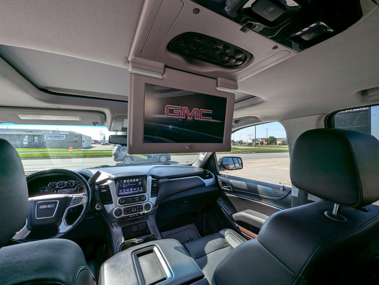 2020 GMC Yukon XL SLT | NO ACCIDENTS | COOLED SEATS | REAR DVD - Photo #11