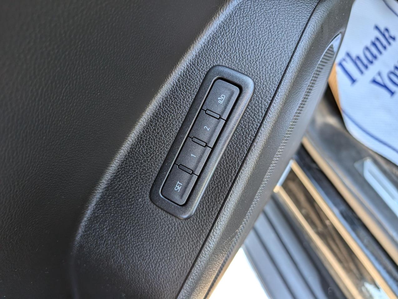 2020 GMC Yukon XL SLT | NO ACCIDENTS | COOLED SEATS | REAR DVD - Photo #14