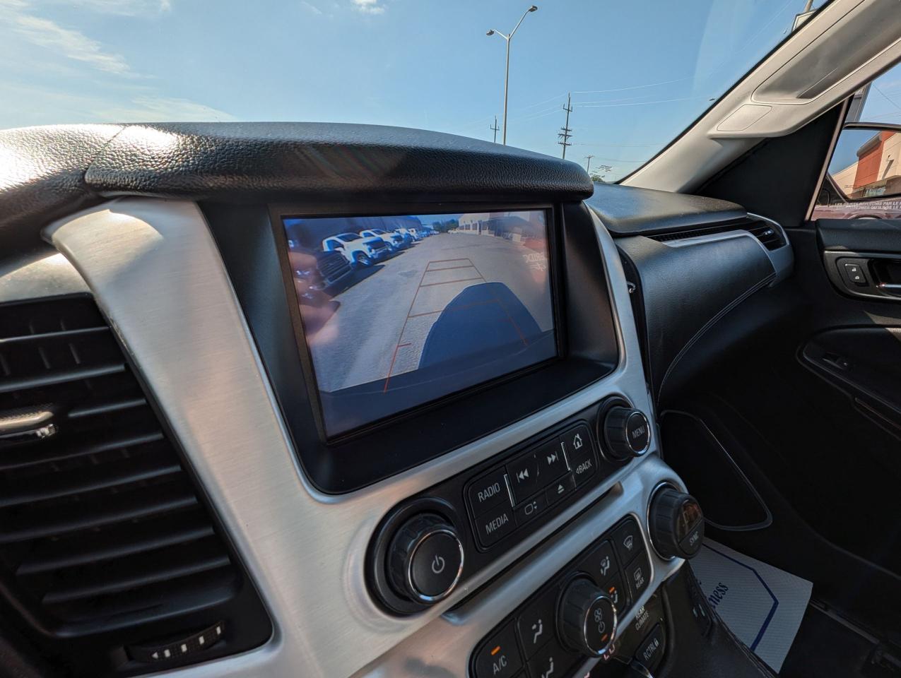 2020 GMC Yukon XL SLT | NO ACCIDENTS | COOLED SEATS | REAR DVD - Photo #18