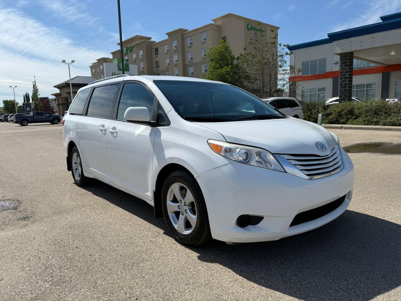 Used 2016 Toyota Sienna LE | 8 PASSENGER | ALL CREDIT ACCEPTED!! for sale in Edmonton, AB