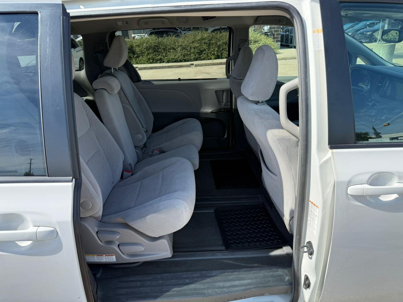 2016 Toyota Sienna LE | 8 PASSENGER | ALL CREDIT ACCEPTED!! - Photo #17