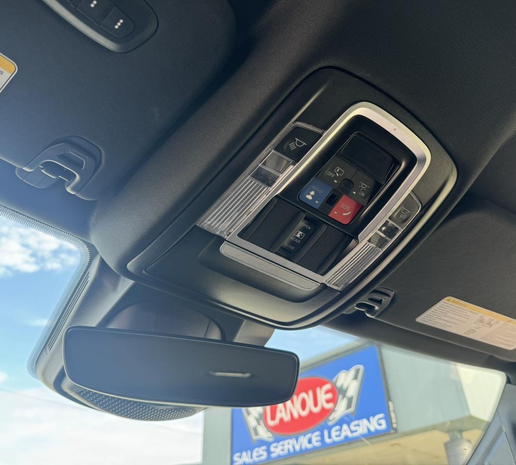 2023 RAM 1500 SPORT 4X4 CREW CAB 5'7" BOX Photo