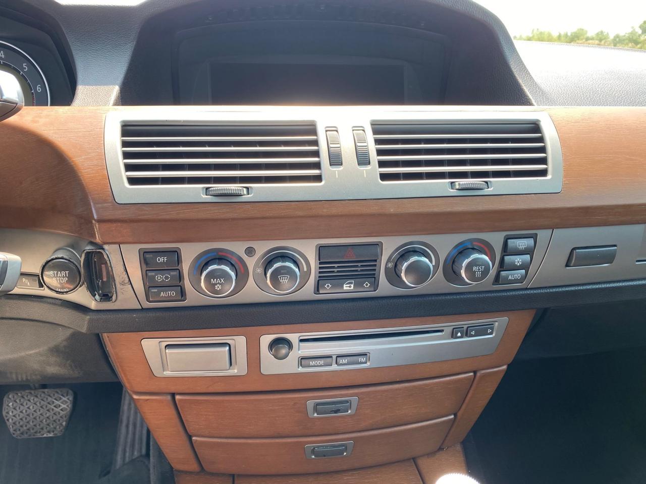 2006 BMW 7 Series 750Li - Photo #10