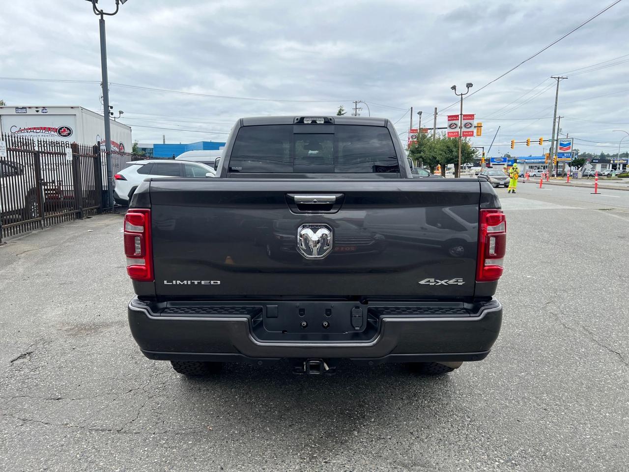 2022 RAM 3500 Limited Photo6