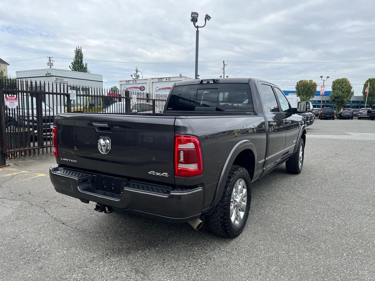 2022 RAM 3500 Limited Photo7