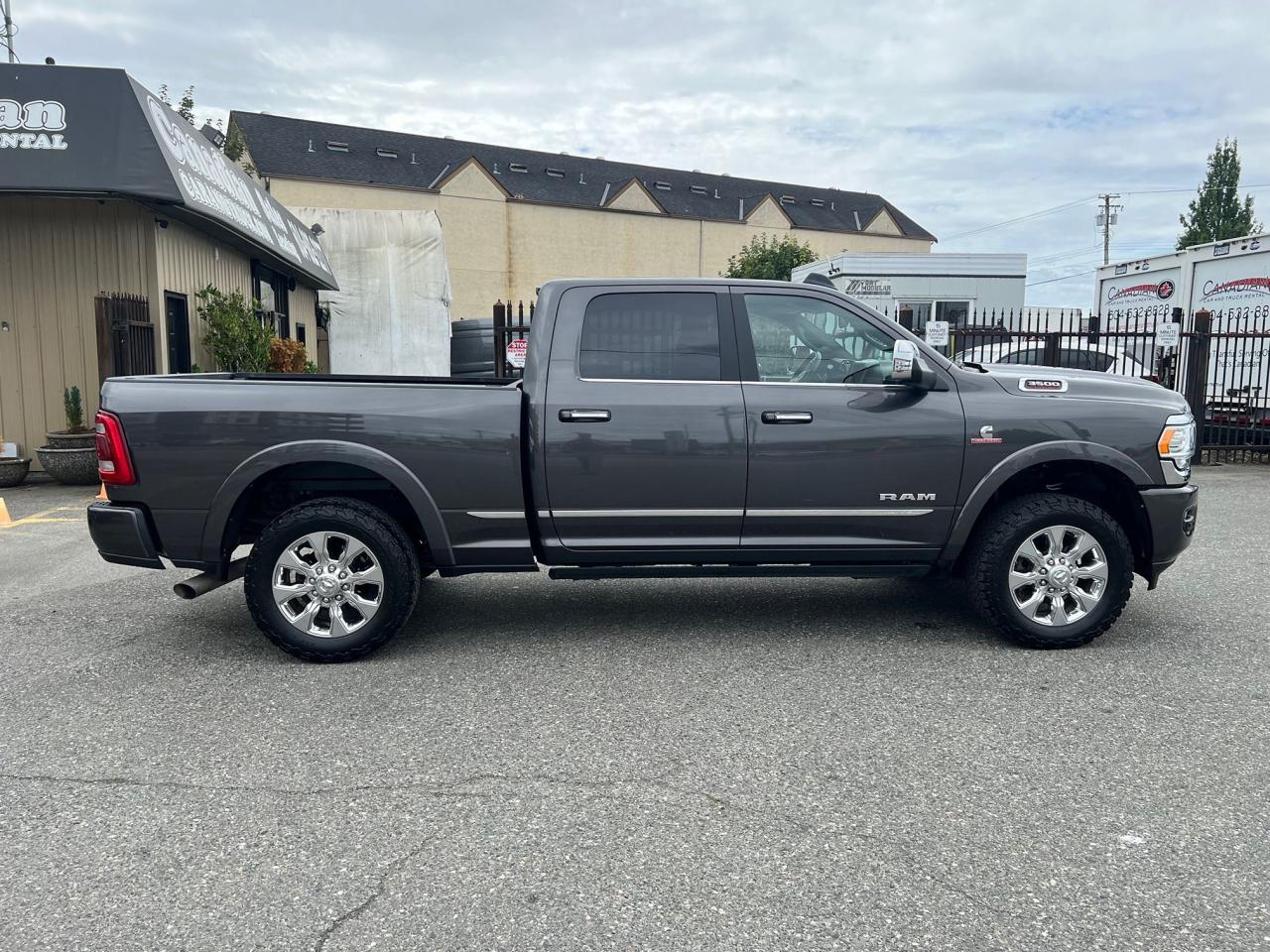 2022 RAM 3500 Limited Photo8