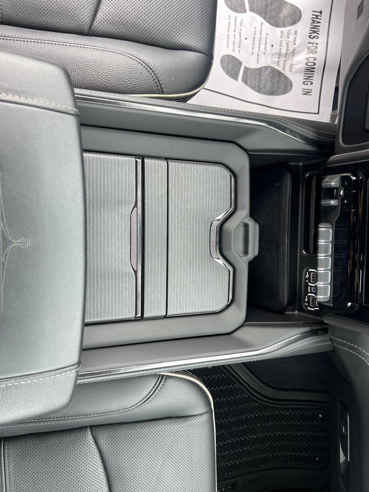 2022 RAM 3500 Limited Photo10
