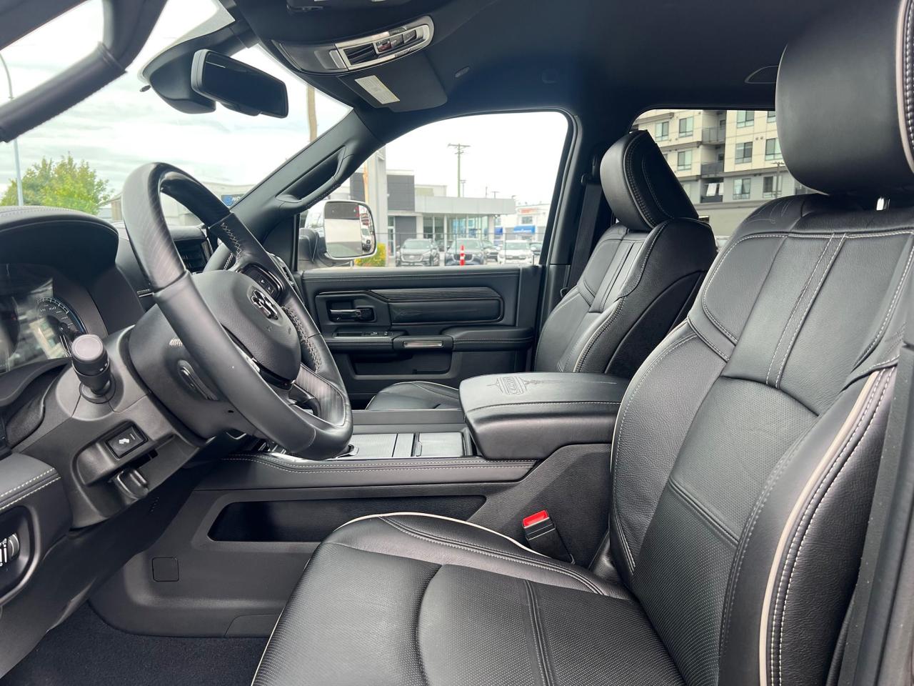 2022 RAM 3500 Limited Photo13