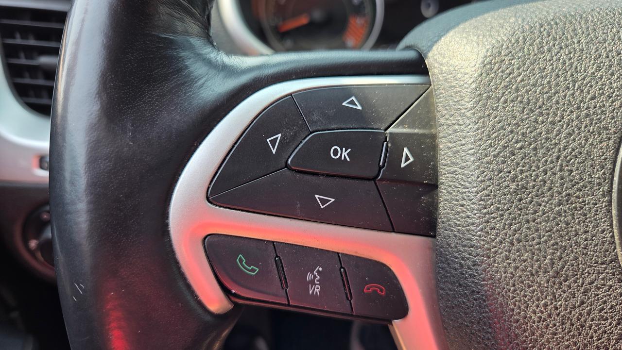 2015 Jeep Cherokee 4WD 4dr Trailhawk - Photo #20
