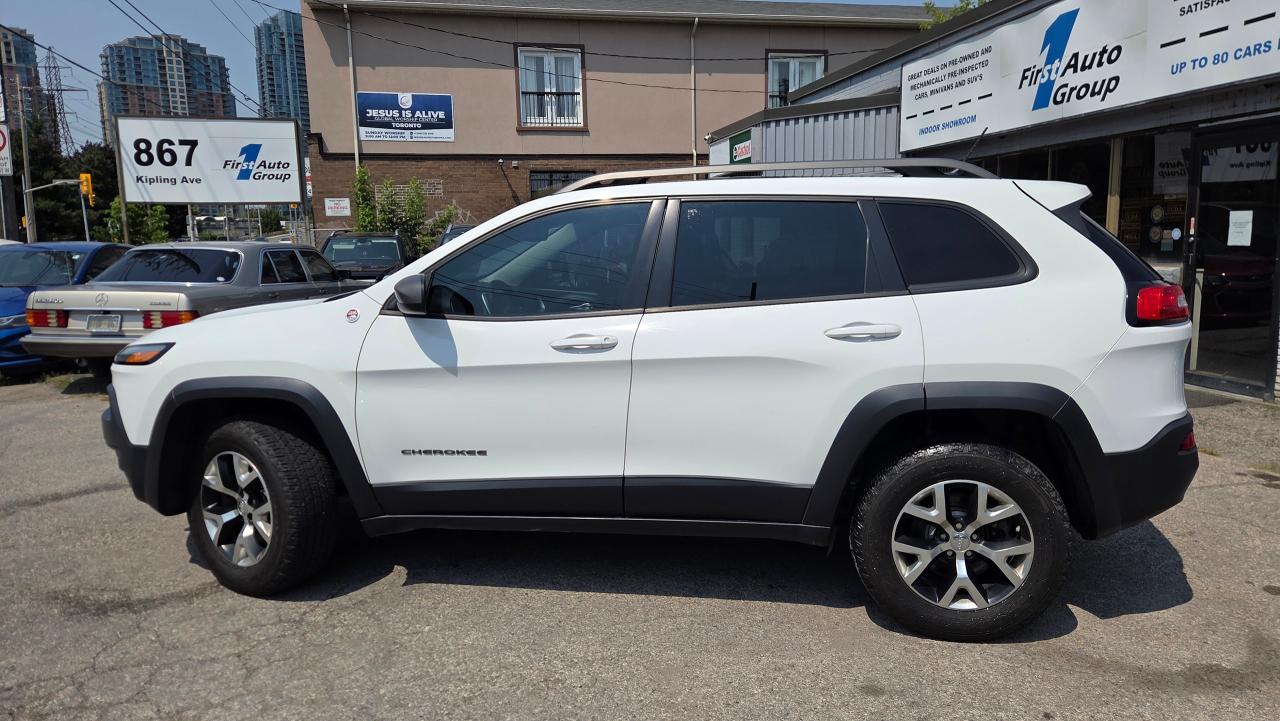 2015 Jeep Cherokee 4WD 4dr Trailhawk - Photo #2