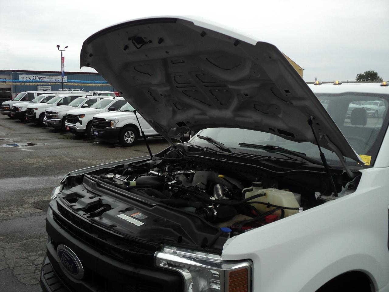 2022 Ford SUPER DUTY F-350 DRW XL CrewCab 4WD 6.7L8cylPowerStrokeDiesel 8' Box - Photo #35