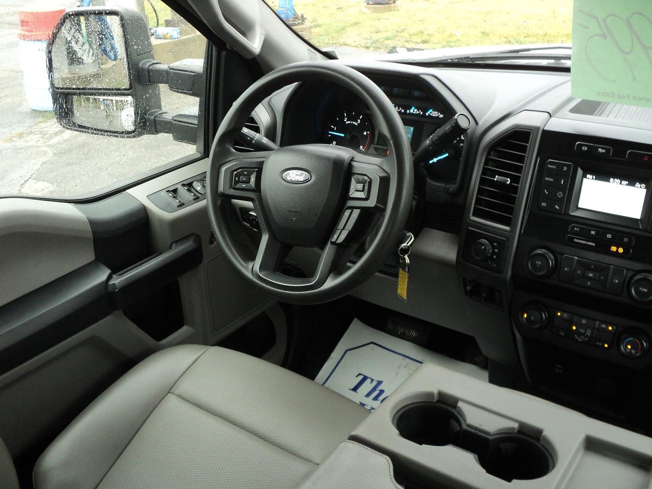 2022 Ford SUPER DUTY F-350 DRW XL CrewCab 4WD 6.7L8cylPowerStrokeDiesel 8' Box - Photo #16