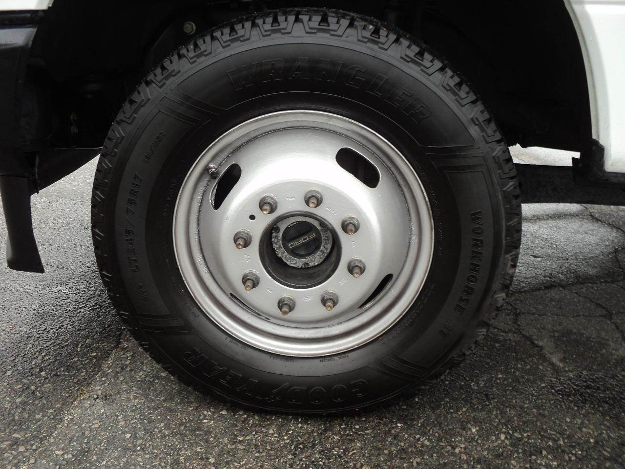 2022 Ford SUPER DUTY F-350 DRW XL CrewCab 4WD 6.7L8cylPowerStrokeDiesel 8' Box - Photo #30