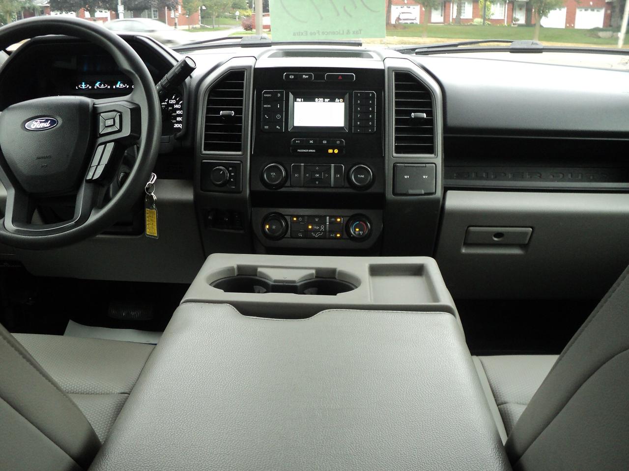 2022 Ford SUPER DUTY F-350 DRW XL CrewCab 4WD 6.7L8cylPowerStrokeDiesel 8' Box - Photo #17