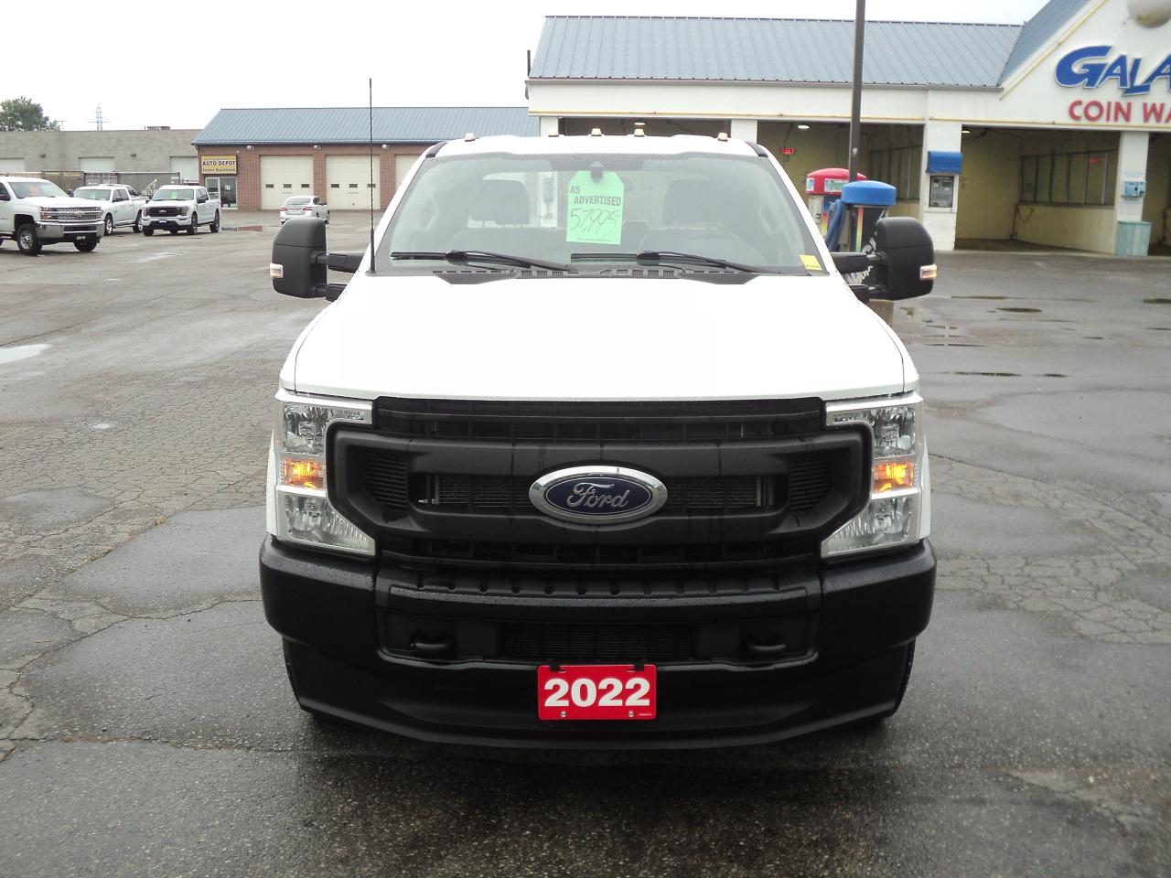 2022 Ford SUPER DUTY F-350 DRW XL CrewCab 4WD 6.7L8cylPowerStrokeDiesel 8' Box - Photo #4