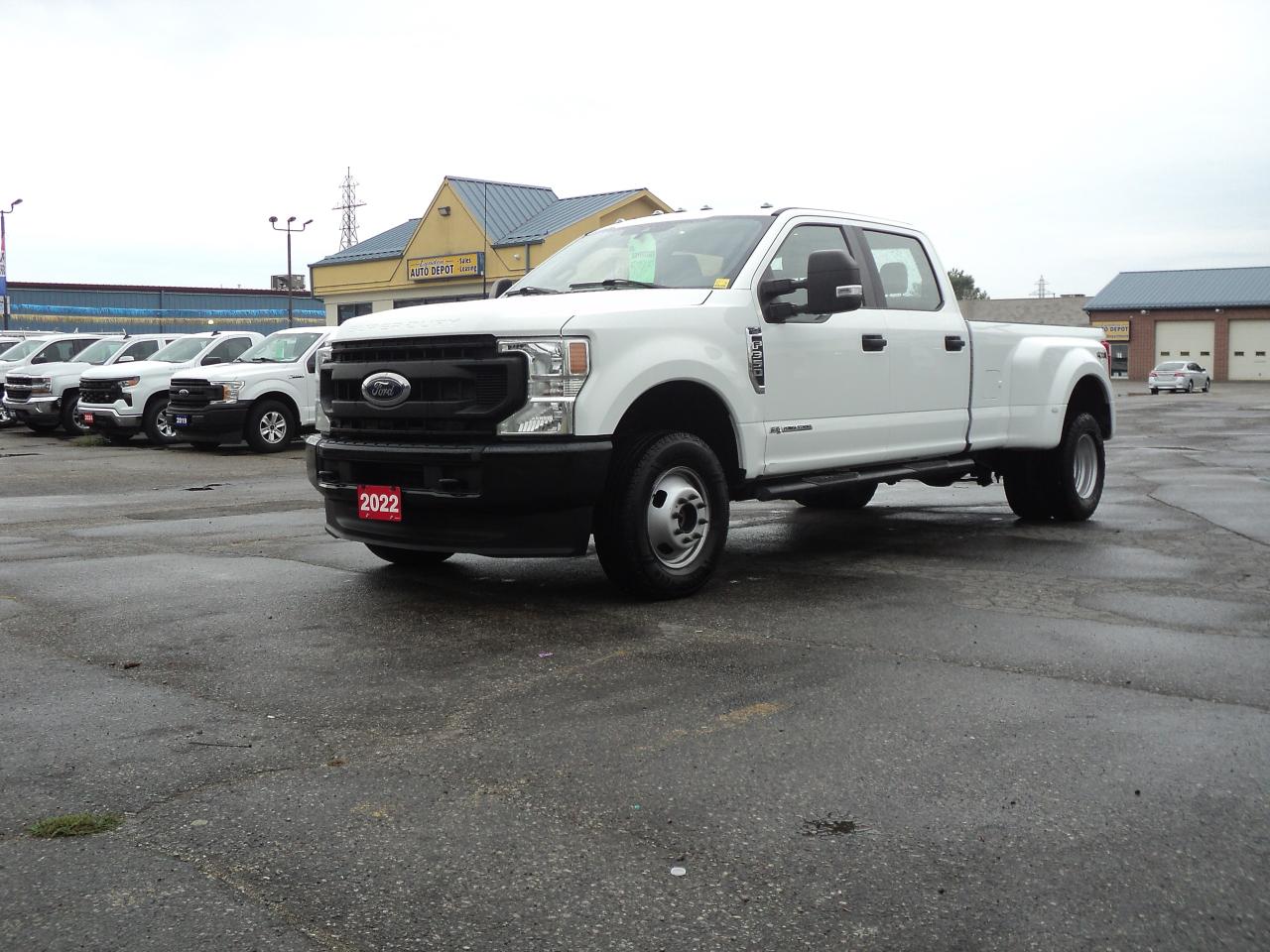 2022 Ford SUPER DUTY F-350 DRW XL CrewCab 4WD 6.7L8cylPowerStrokeDiesel 8' Box - Photo #2