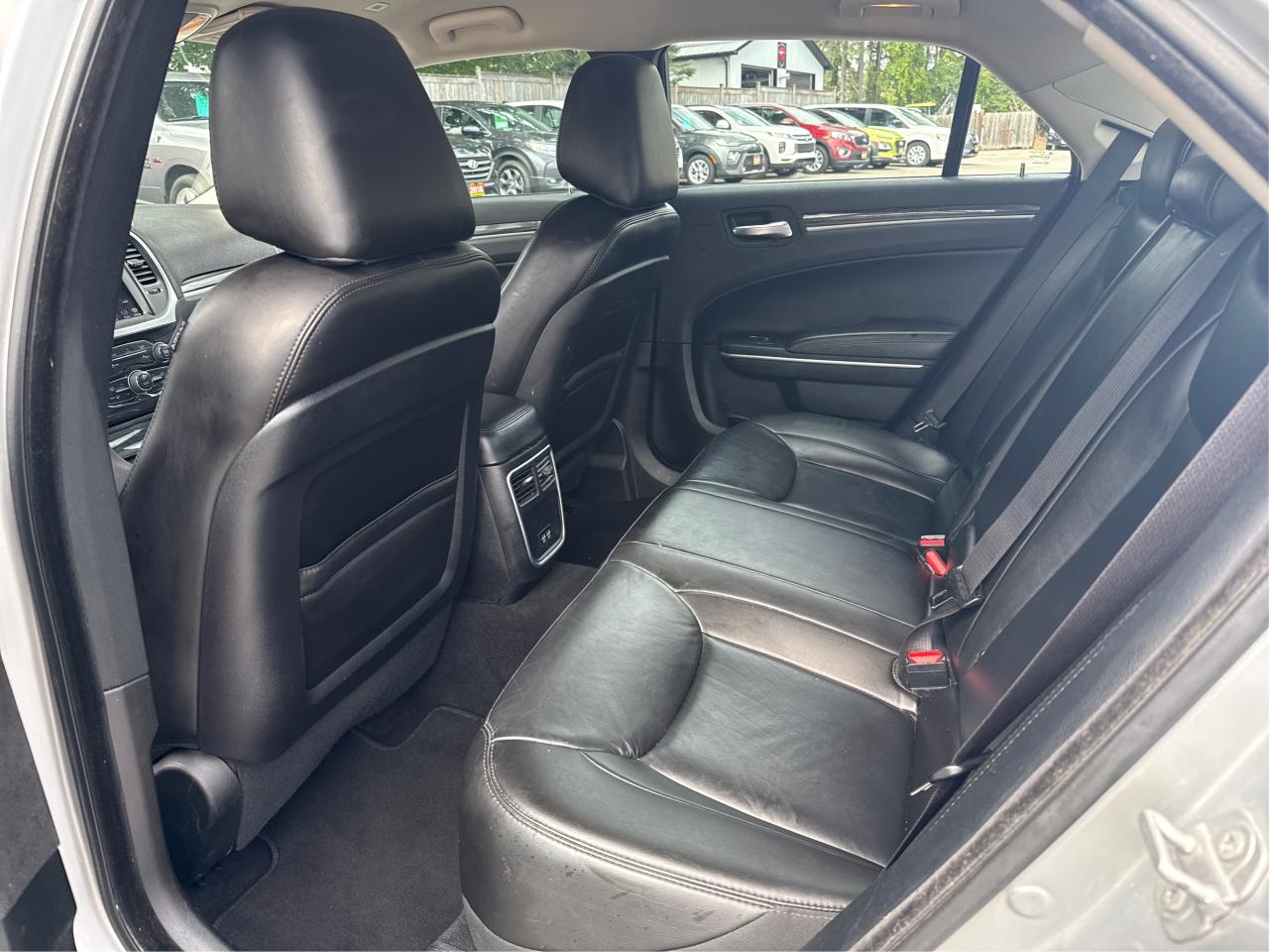 2022 Chrysler 300  - Photo #10