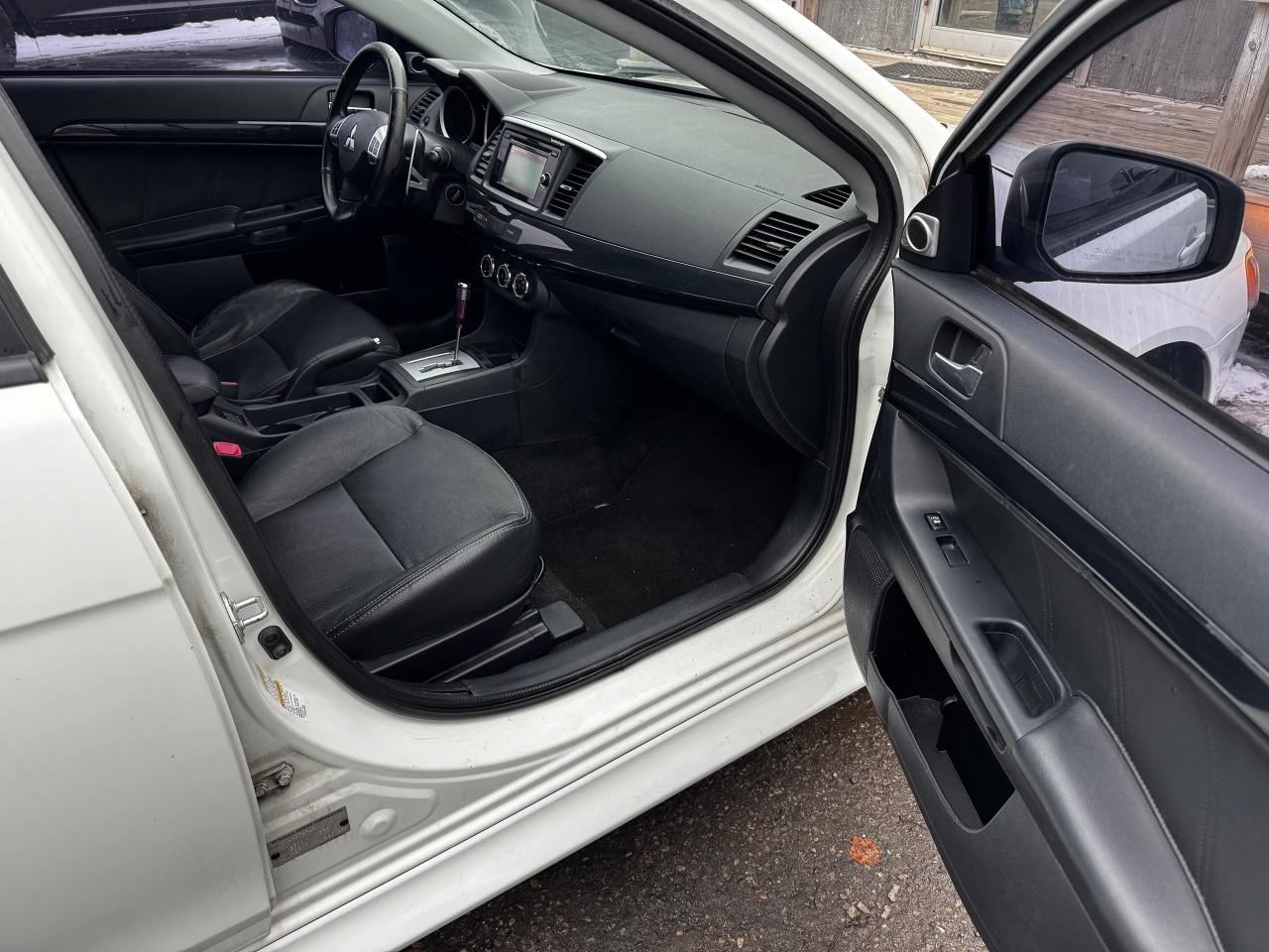 2015 Mitsubishi Lancer SE - Photo #17