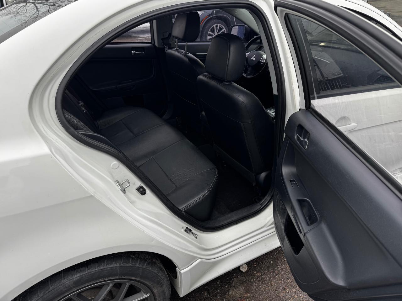 2015 Mitsubishi Lancer SE - Photo #15