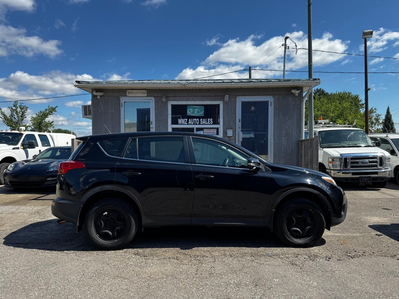 2014 Toyota RAV4 LE - Photo #9