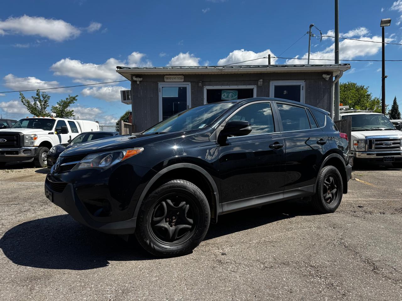 2014 Toyota RAV4 LE - Photo #4