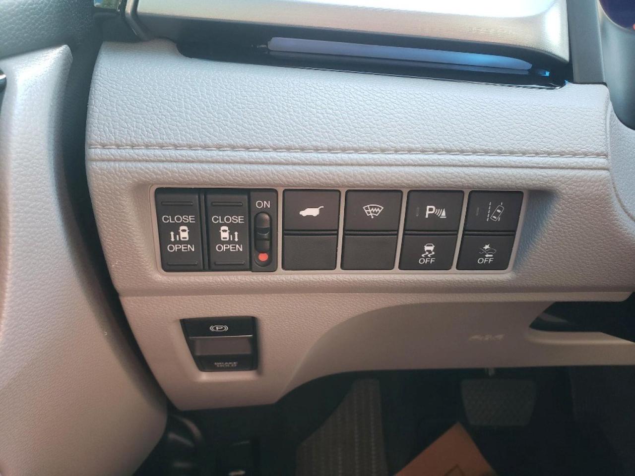 2020 Honda Odyssey Touring Auto Photo