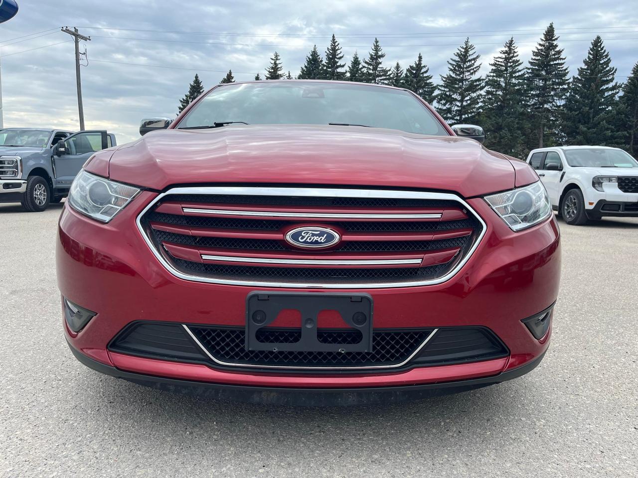 2016 Ford Taurus LIMITED 4dr Sdn  AWD Photo