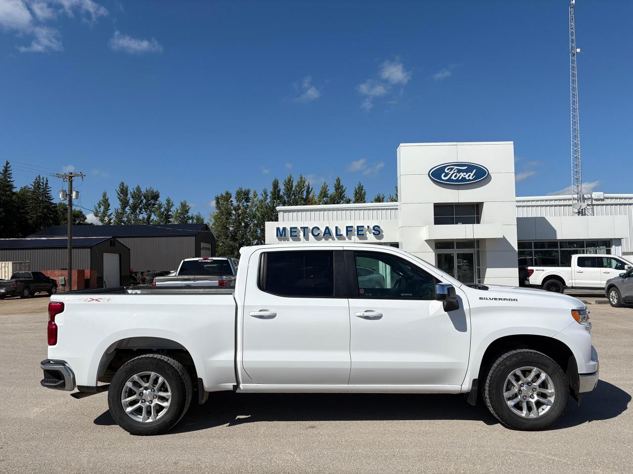 Used 2023 Chevrolet Silverado 1500 LT 4WD Crew Cab 147 for sale in Treherne, MB