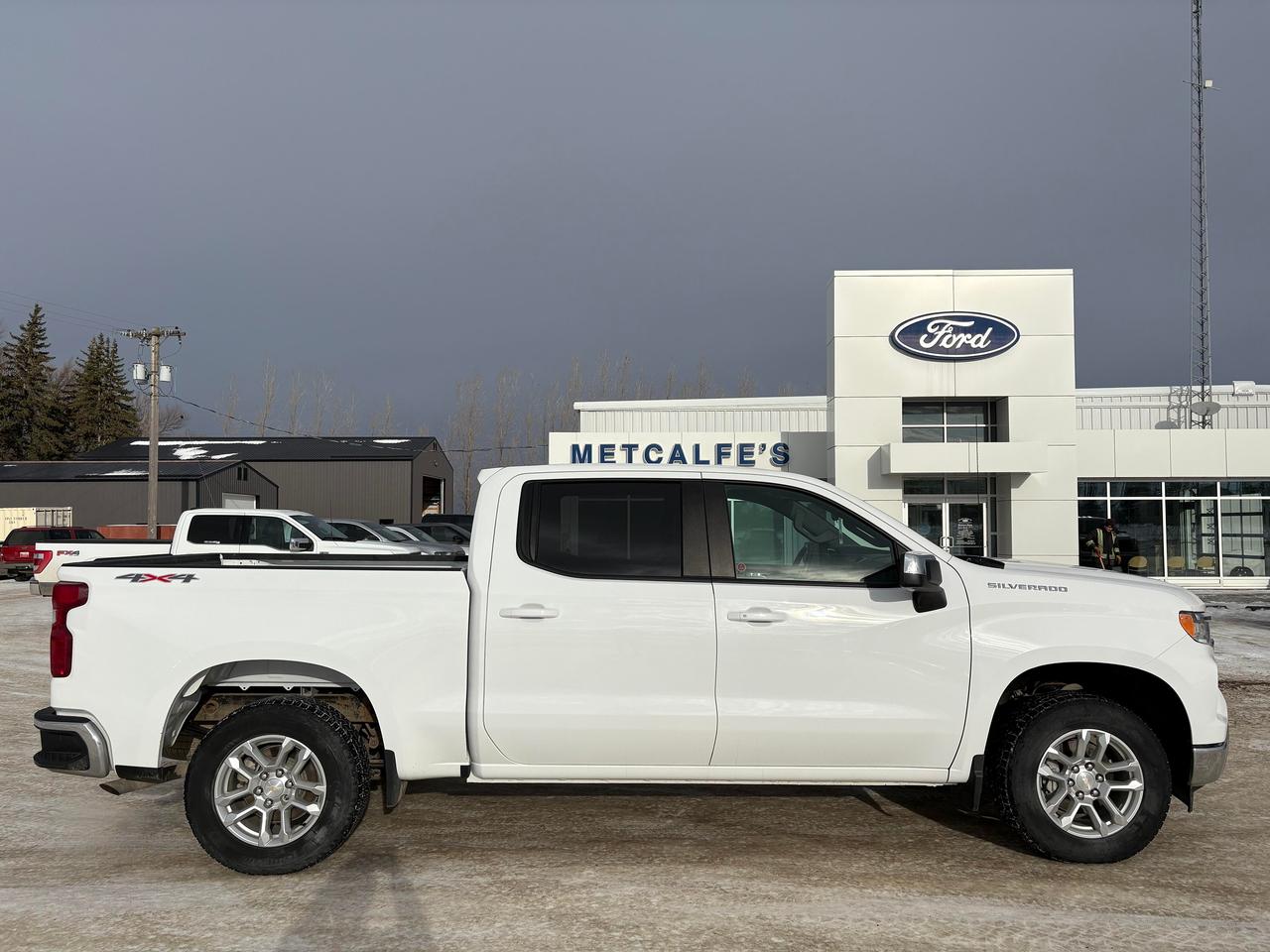 2023 Chevrolet Silverado 1500 LT 4WD Crew Cab 147 Photo0