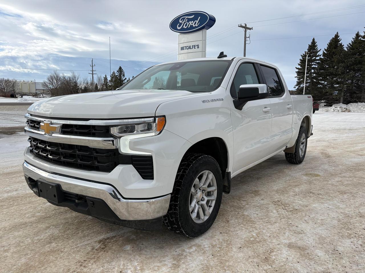 2023 Chevrolet Silverado 1500 LT 4WD Crew Cab 147 Photo1