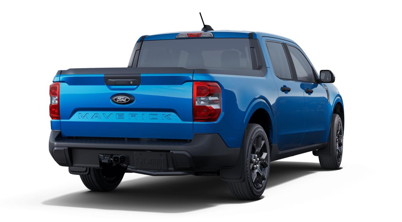 2025 Ford Maverick XLT AWD SuperCrew Photo2
