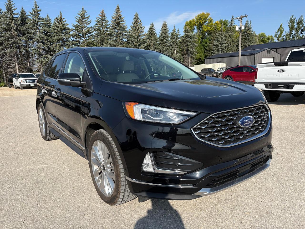 2024 Ford Edge Titanium AWD Photo3
