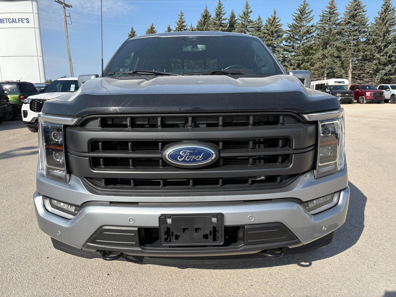 2022 Ford F-150 Lariat 4WD SuperCrew 5.5' Box Photo2