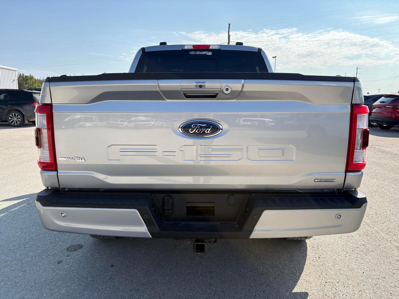 2022 Ford F-150 Lariat 4WD SuperCrew 5.5' Box Photo5