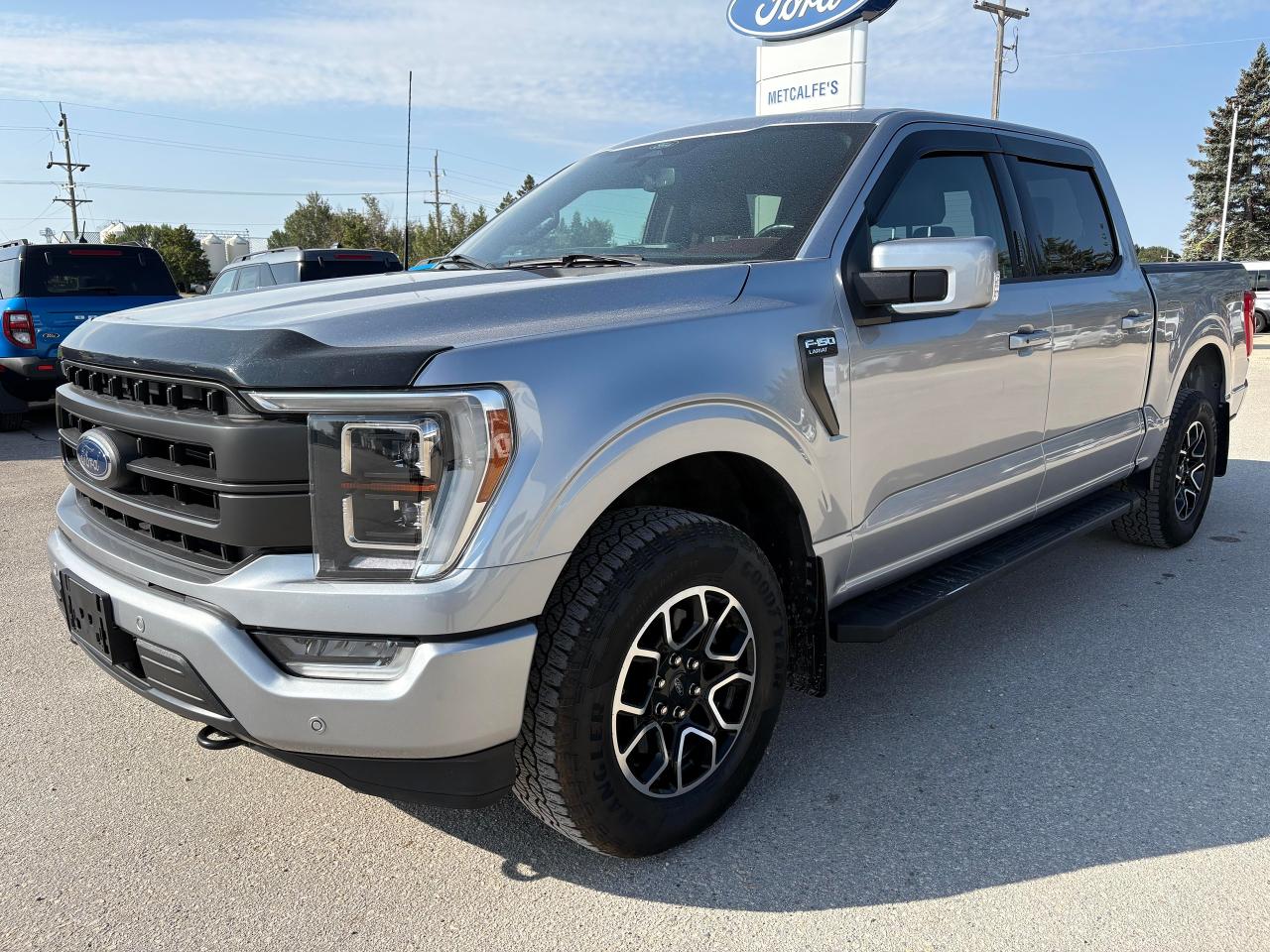 2022 Ford F-150 Lariat 4WD SuperCrew 5.5' Box Photo5