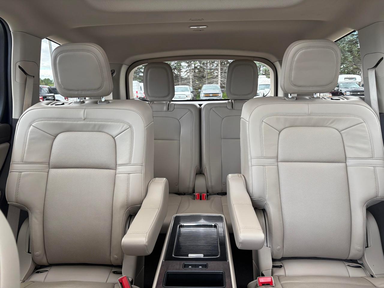 2022 Lincoln Aviator Reserve AWD Photo5