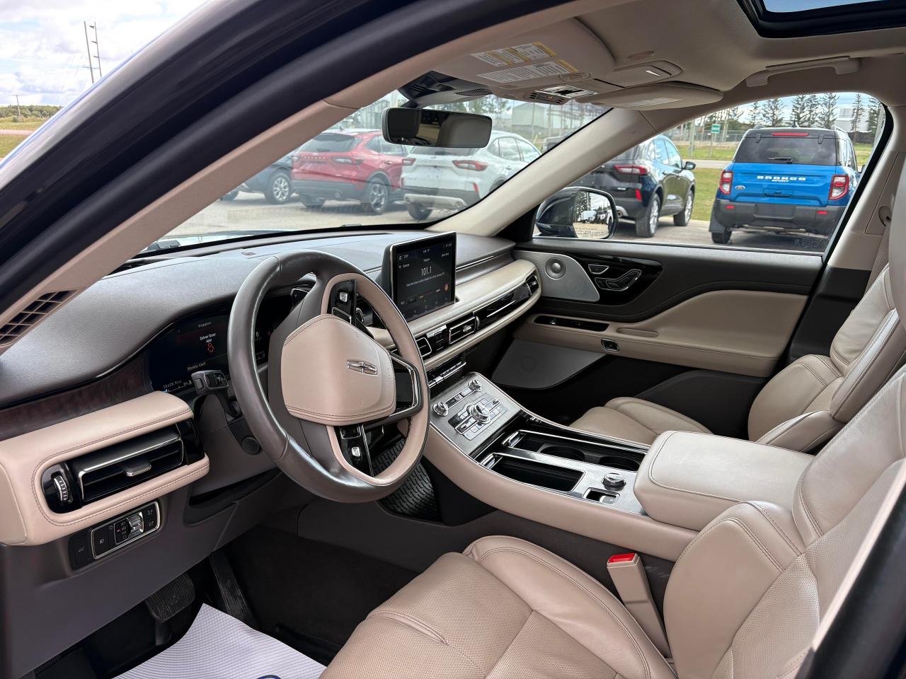 2022 Lincoln Aviator Reserve AWD Photo5