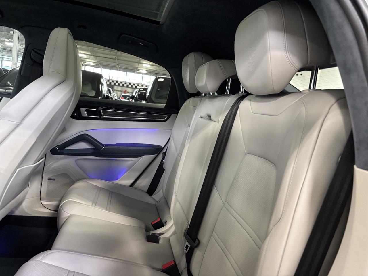 2022 Porsche Cayenne GTS Coupe|AWD|NO LUX TAX|NIGHTVIS|CARBON|HEADSUP|+ - Photo #10