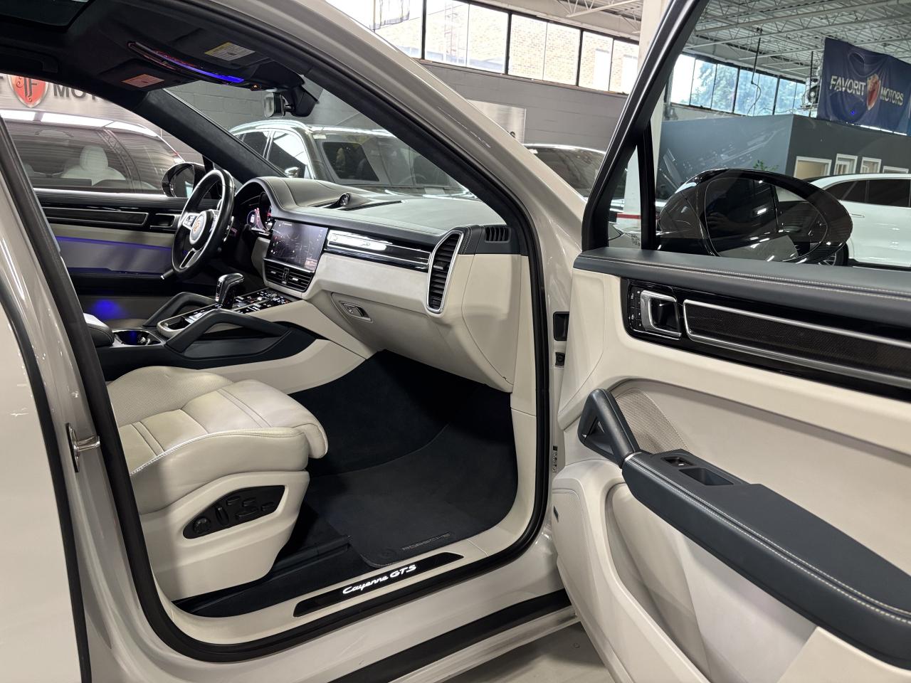 2022 Porsche Cayenne GTS Coupe|AWD|NO LUX TAX|NIGHTVIS|CARBON|HEADSUP|+ - Photo #17