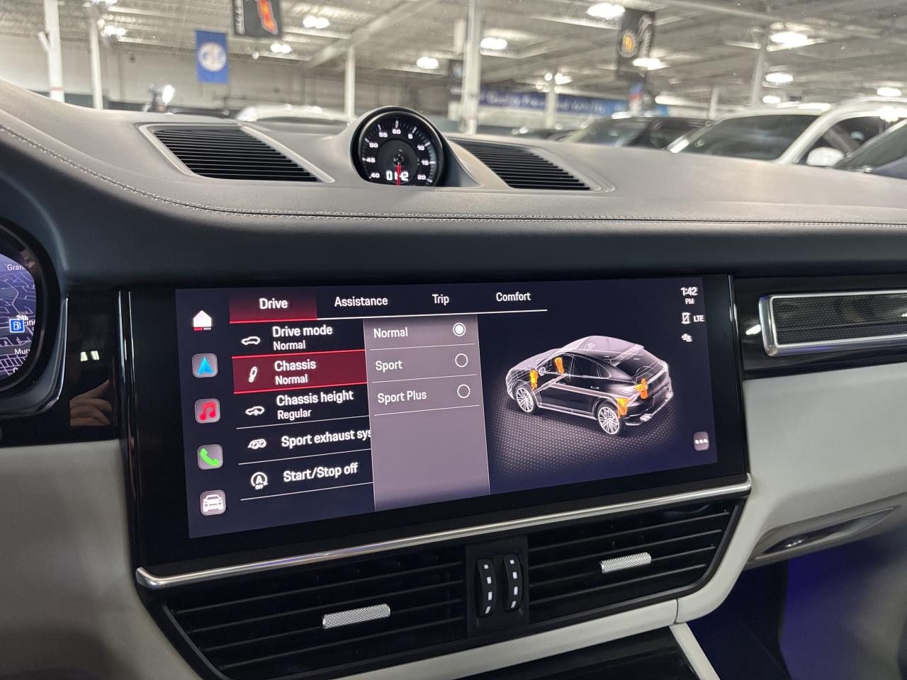 2022 Porsche Cayenne GTS Coupe|AWD|NO LUX TAX|NIGHTVIS|CARBON|HEADSUP|+ - Photo #38