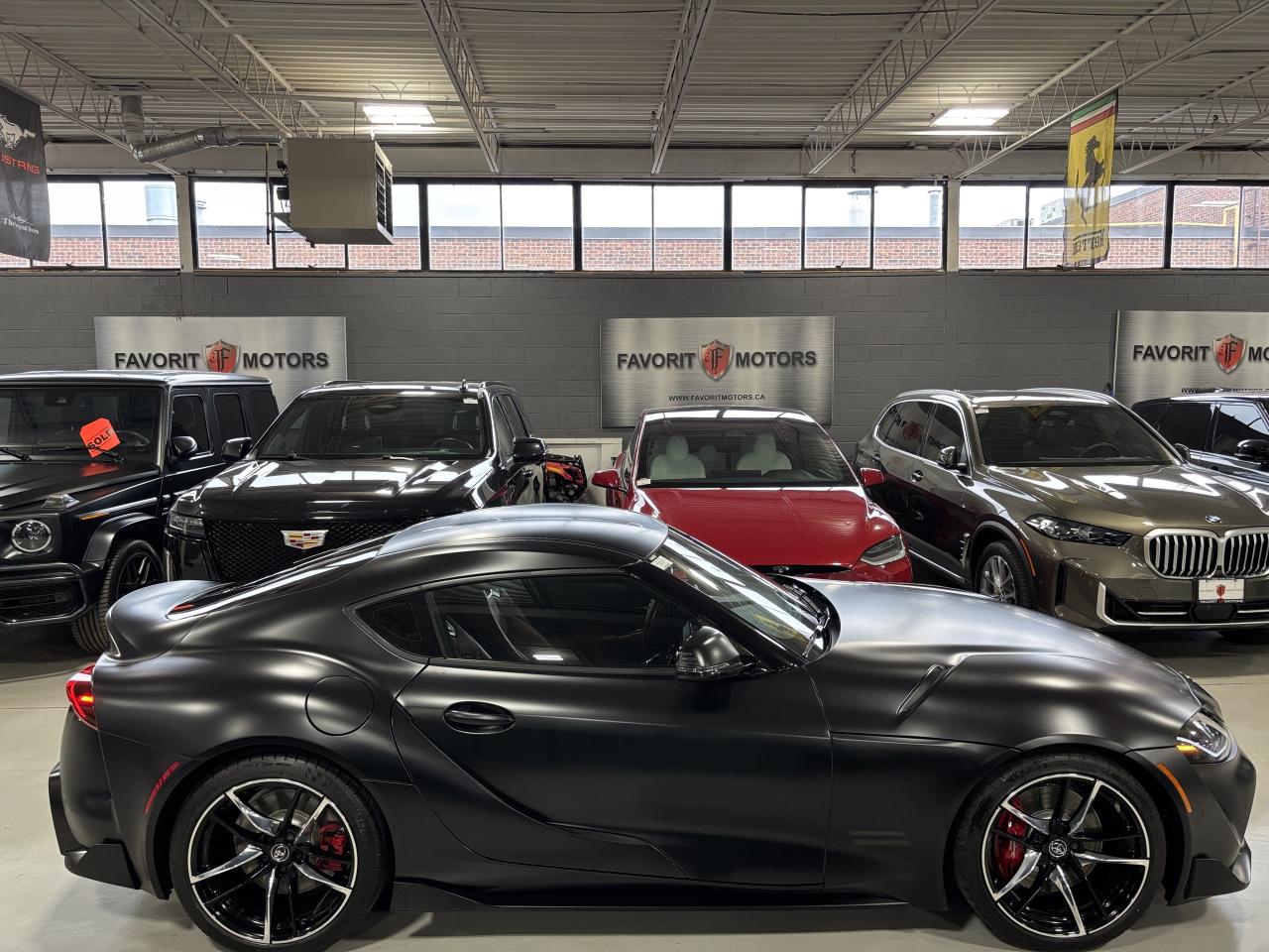 2022 Toyota Supra GR Coupe|RWD|MATTEBLACK|REDLEATHER|CARBON|NAV|JBL|HUD - Photo #3