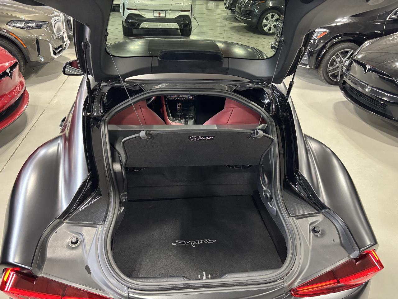 2022 Toyota Supra GR Coupe|RWD|MATTEBLACK|REDLEATHER|CARBON|NAV|JBL|HUD - Photo #8