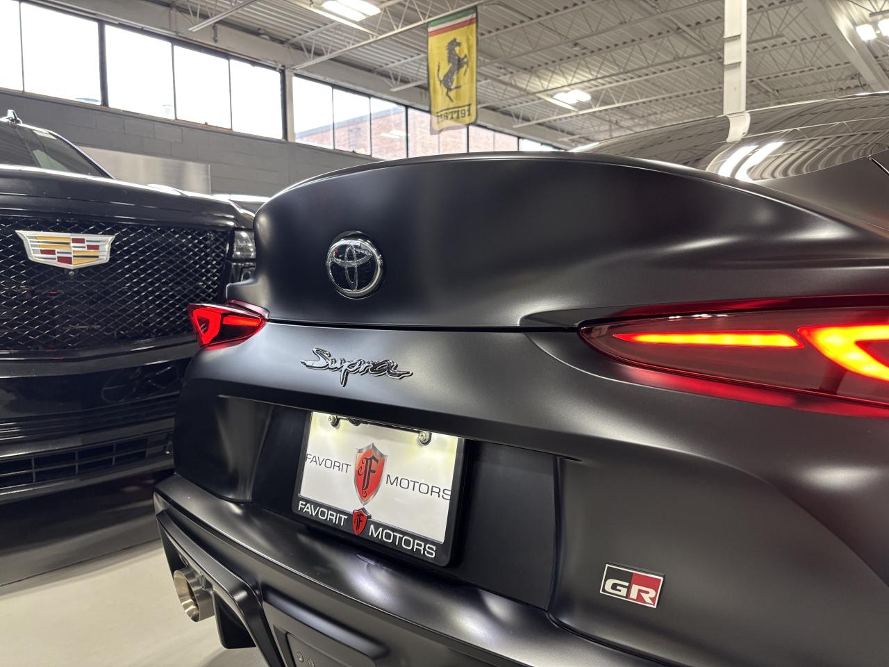 2022 Toyota Supra GR Coupe|RWD|MATTEBLACK|REDLEATHER|CARBON|NAV|JBL|HUD - Photo #7