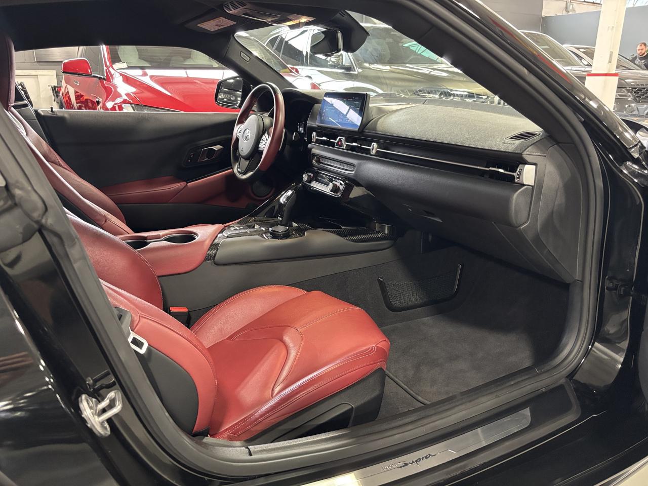 2022 Toyota Supra GR Coupe|RWD|MATTEBLACK|REDLEATHER|CARBON|NAV|JBL|HUD - Photo #11