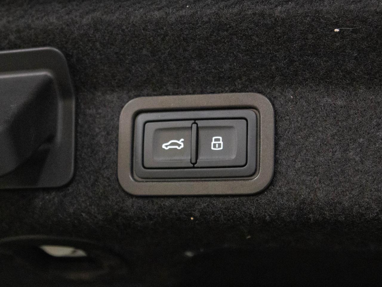2023 Audi S6 Sedan DIAMOND STITCH | B&O SOUND | HUD | HEATED SEAT Photo