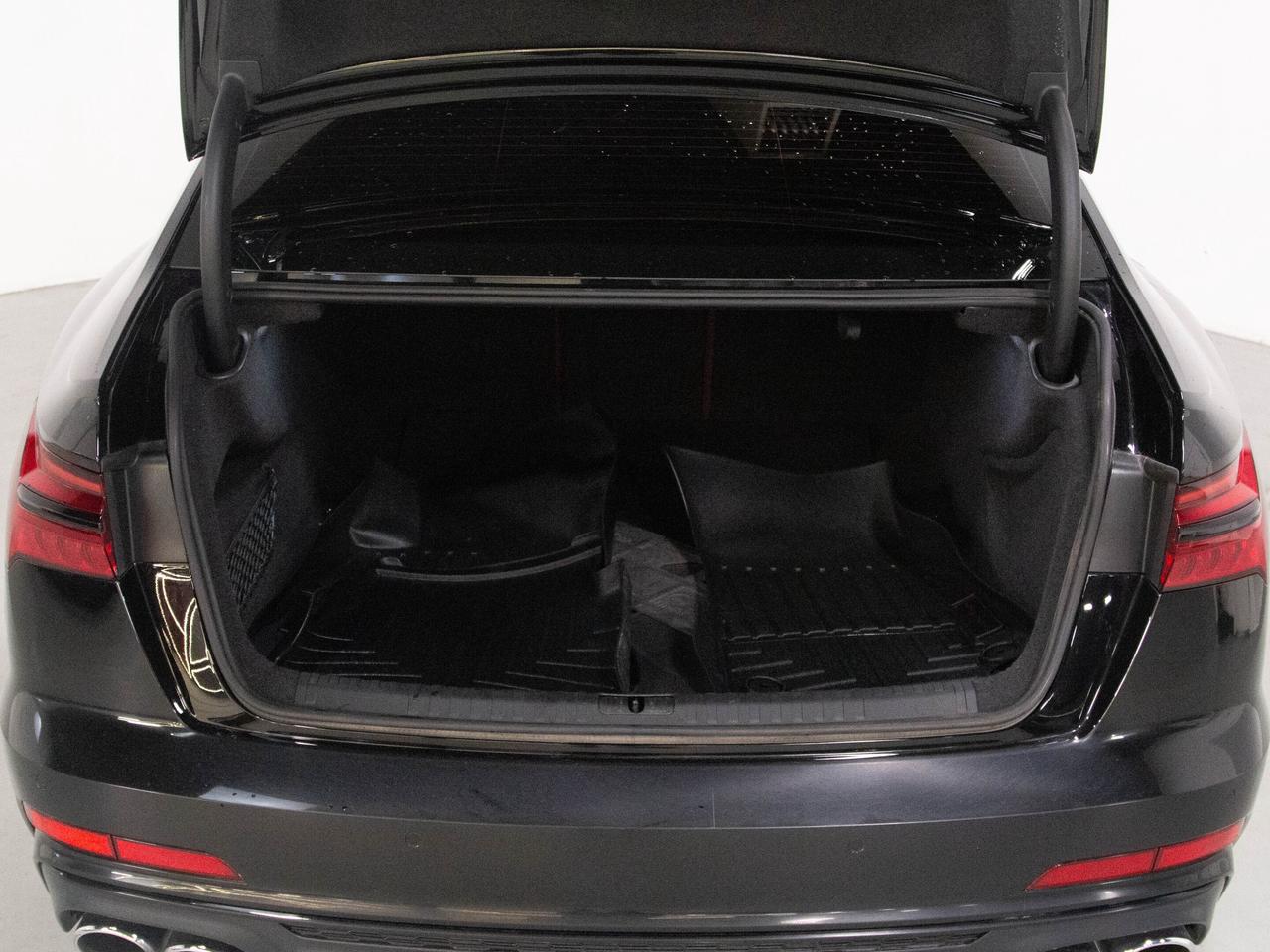 2023 Audi S6 Sedan DIAMOND STITCH | B&O SOUND | HUD | HEATED SEAT Photo