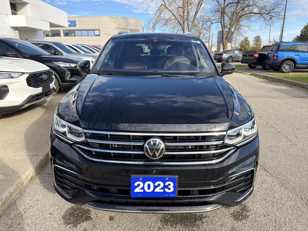 2023 Volkswagen Tiguan HIGHLINE | R-LINE | LEATHER | SUNROOF | Photo2