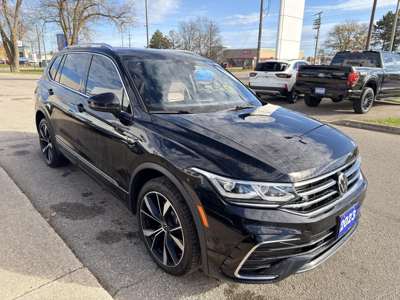 2023 Volkswagen Tiguan HIGHLINE | R-LINE | LEATHER | SUNROOF | Photo
